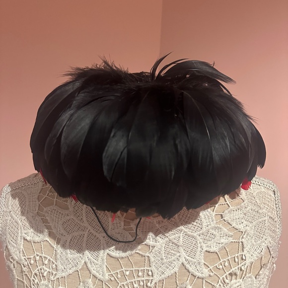 AMAZING vintage 60s feather hat! - Picture 2 of 4